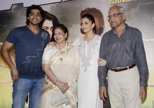 Bollywood actress Aishwarya Rai Bachchan attended the special screening of Jazbaa Movie.