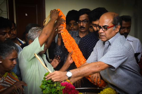 The legendary Actress Aachi Manorama passed away. The entire South cinema artists pay their last respect to her. Most of the actors and actress have already come and done last respect to her including Rajinikanth, Vijay, Vishal, Karthi, Sivakumar, Karunanidhi, Jayalalithaa, Prasanna, Sneha and others. Rajinikanth,Karthi,Vishal,'Aachi' Manorama,Manorama,actress manorama passed away,Manorama dead,celebs pays last respect to 'Aachi' Manorama,celebs pays last respect to Manorama,Jayalalithaa