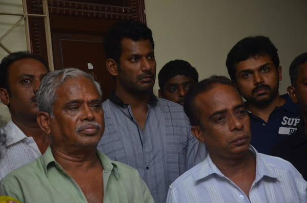The legendary Actress Aachi Manorama passed away. The entire South cinema artists pay their last respect to her. Most of the actors and actress have already come and done last respect to her including Rajinikanth, Vijay, Vishal, Karthi, Sivakumar, Karunanidhi, Jayalalithaa, Prasanna, Sneha and others. Rajinikanth,Karthi,Vishal,'Aachi' Manorama,Manorama,actress manorama passed away,Manorama dead,celebs pays last respect to 'Aachi' Manorama,celebs pays last respect to Manorama,Jayalalithaa