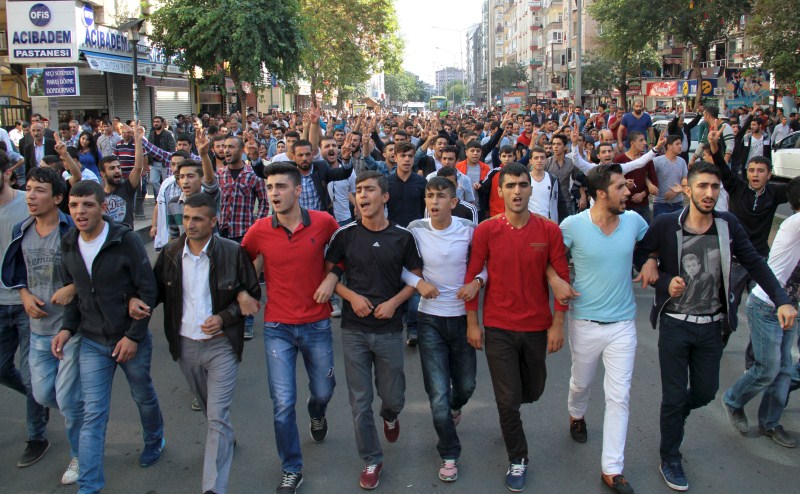 Two suspected suicide bombers hit a rally of pro-Kurdish and leftist activists in Ankara. Turkish blast,Deadly Blasts hit Turkish,Ankara explosions,Ankara blast,Turkish Capital Ankara,Deadly blasts in Turkey,pro-Kurdish and leftist activists,suicide bombers