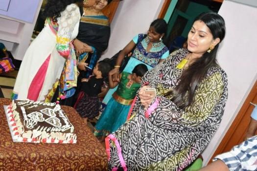 South Indian actress Sneha celebrated her birthday with her husband Prasanna at Arunodhayam Charitable Trust in Kolathur, a home for disabled children in Chennai.