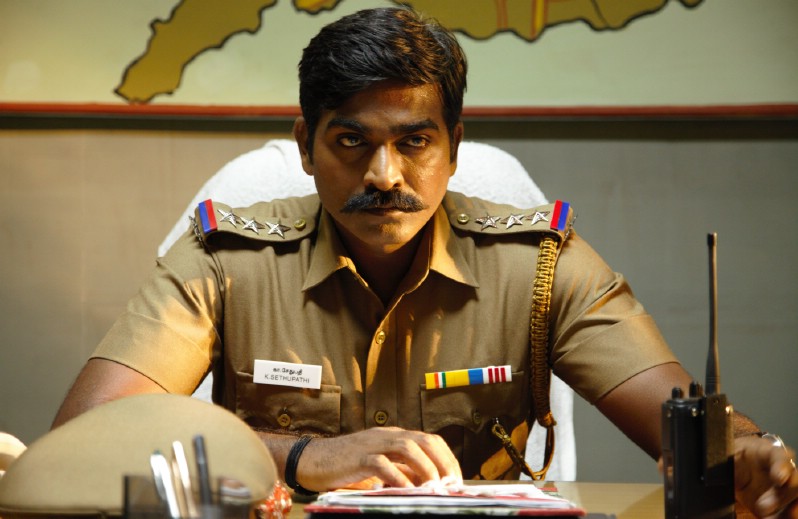 Sethupathi is an upcoming Tamil movie directed by Pannaiyarum Padminiyum fame Arun Kumar and Produced by Vasan Movies. Vijay Sethupathi and Remya Nambeesan in the lead role. While the music for the film is by Nivas Prasanna, Sreekar Prasad is handling the editing and Dinesh Krishnan is in charge of the cinematography. Sethupathi,Vijay Sethupathi,Vijay Sethupathi as cop,Vijay Sethupathi police,Sethupathi movie stills,Sethupathi movie pics,Sethupathi movie images,Sethupathi movie photos,Sethupathi movie pictures,Remya Nambeesan