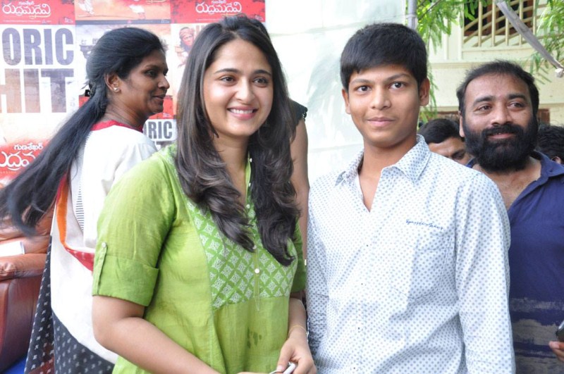 South Indian actress Anushka Shetty, director Guna Sekhar and Dasari attend Rudhramadevi press meet which held in Hyderabad. Rudhramadevi,Rudhramadevi success meet,Rudhramadevi success,Dasari Narayana Rao,Anushka,anushka shetty,director Guna Sekhar,Guna Sekhar,Rudhramadevi success meet pics,Rudhramadevi success meet images,Rudhramadevi success meet photos,Rudhramadevi success m