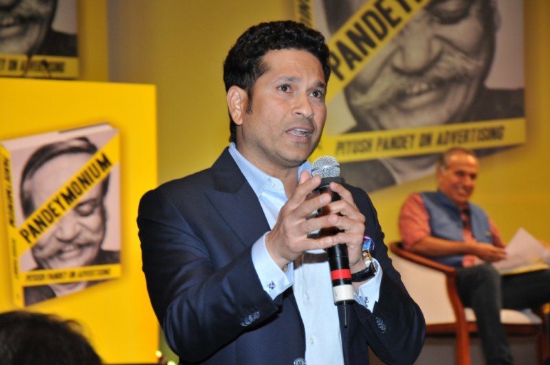 Sachin Tendulkar, Amitabh Bachchan launch Piyush Pandey's book 'Pandeymonium' on 14 October. Sachin Tendulkar,Amitabh Bachchan,Pandeymonium,Pandeymonium book launch,Piyush Pandey,Sachin Tendulkar,Amitabh Bachchan,Sachin Tendulkar and Amitabh Bachchan
