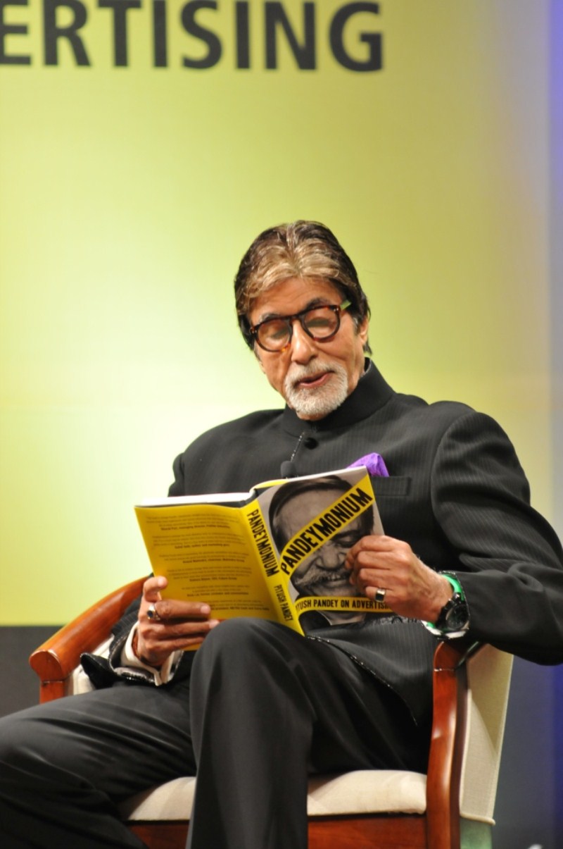 Sachin Tendulkar, Amitabh Bachchan launch Piyush Pandey's book 'Pandeymonium' on 14 October. Sachin Tendulkar,Amitabh Bachchan,Pandeymonium,Pandeymonium book launch,Piyush Pandey,Sachin Tendulkar,Amitabh Bachchan,Sachin Tendulkar and Amitabh Bachchan