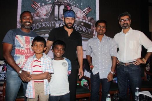 Tamil Movie 10 Endrathukulla Press Meet held at Chennai. Actor Vikram, Director Vijay Milton, Productions Producer AR Murugadoss, Fox Star Studios CEO Vijay Singh graced the event.
