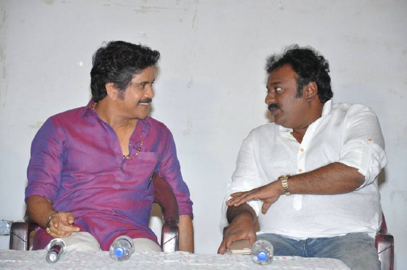 Telugu actor Akkineni Nagarjuna at Akhil Movie Pressmeet which held in Hyderabad on 16 October. Akkineni Nagarjuna,Nagarjuna at Akhil Movie Pressmeet,Nagarjuna,Akhil Movie Pressmeet,Akhil Pressmeet,Akhil,Akhil Press meet,Akhil Pressmeet pics,Akhil Pressmeet pics images,Akhil Pressmeet photos,Akhil Pressmeet pictures