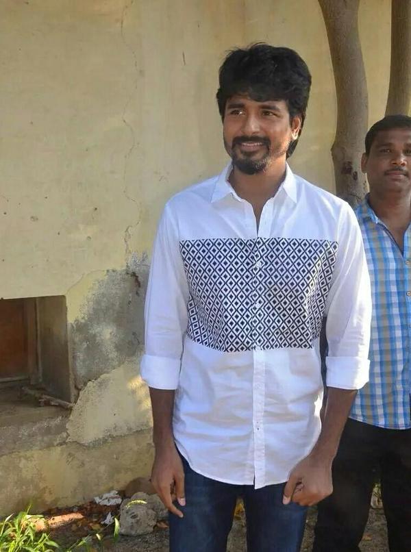 The elections for the South Indian Film Artistes' Association (SIFAA), popularly known as Nadigar Sangam held at St. Ebbas Girls Higher Secondary School in Radhakrishnan Salai, Mylapore. Nadigar Sangam Elections,Nadigar Sangam Elections 2015,celebs at Nadigar Sangam Elections,Rajinikanth,Vijay,Kamal Haasan