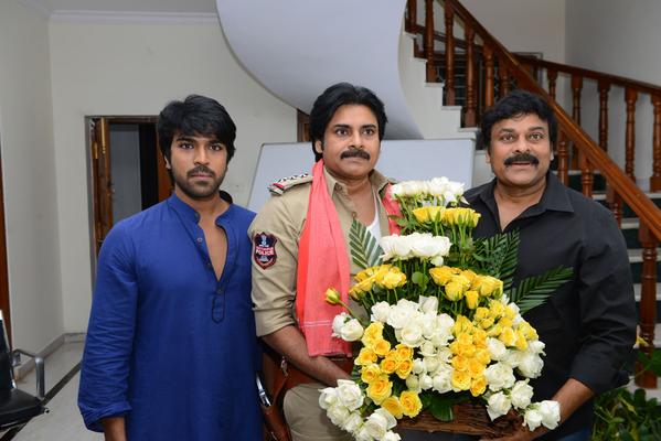 Powerstar Pawan Kalyan met his elder brother Megastar Chiranjeevi. Pawan Kalyan,Pawan Kalyan meets Chiranjeevi,Pawan Kalyan meets Ram Charan Teja,Chiranjeevi,Ram Charan Teja