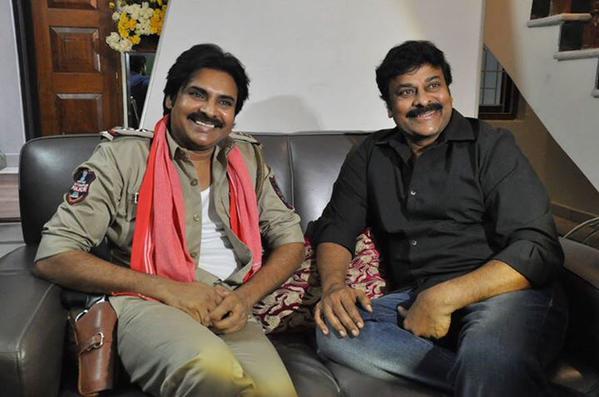 Powerstar Pawan Kalyan met his elder brother Megastar Chiranjeevi. Pawan Kalyan,Pawan Kalyan meets Chiranjeevi,Pawan Kalyan meets Ram Charan Teja,Chiranjeevi,Ram Charan Teja