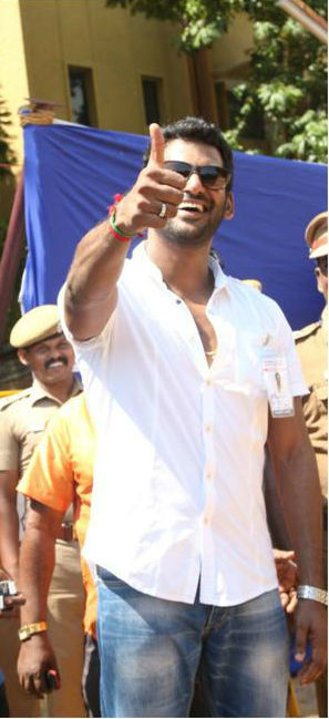 Best wishes and congratulations to the Pandavar Ani – Nasser, Vishal, Karthi, Karunaas and Ponvannan. Nadigar Sangam Election,Nadigar Sangam Election 2015,Vishal,Pandavar Ani,Sarathkumar