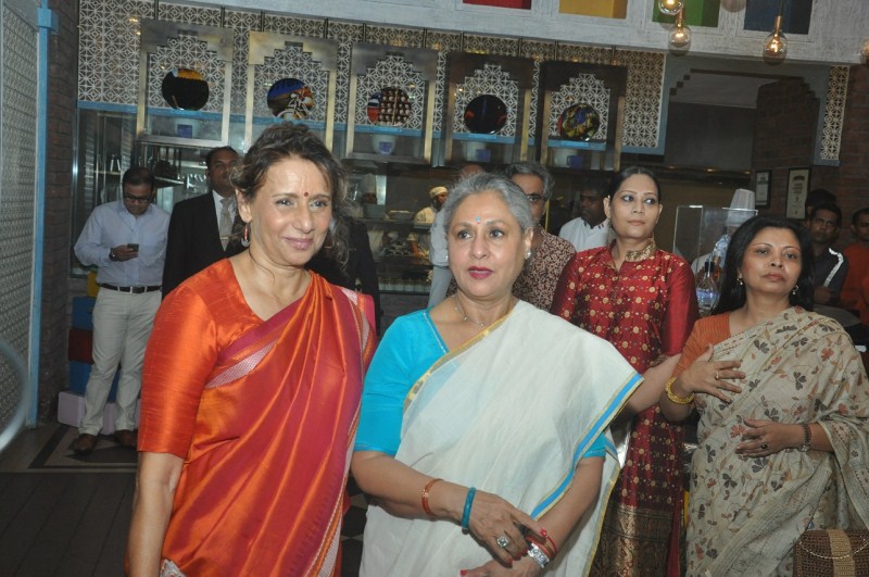 Bollywood actor Amitabh Bachchan, Shabana Azmi, Shyam Benegal, Sonali Kulkarni, Nandita Das at Smita Patil's First Authorized Biography - A Brief Incandescence by Maithili Rao. Amitabh Bachchan,Shabana Azmi,Shyam Benegal,Sonali Kulkarni,Nandita Das,Smita Patil's First Authorized Biography,Smita Patil