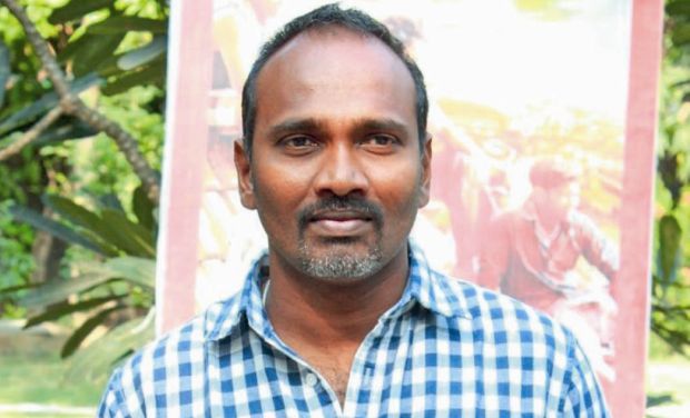 10 Endrathukulla is an upcoming Tamil action film written and directed by Vijay Milton. Produced by AR Murugadoss and Fox Star Studios, the film features Vikram and Samantha in the lead roles. 10 Enradhukulla,Vikram and Samantha,Vikram,Samantha,Vijay Milton,AR Murugadoss,SD Vijay Milton,D Imman