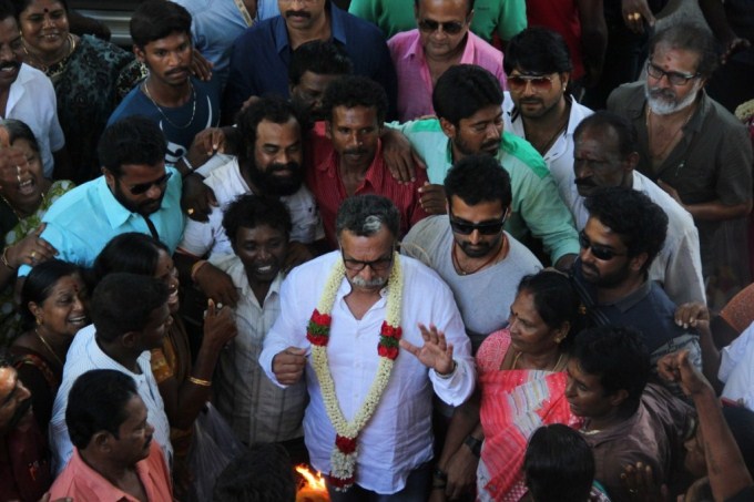 Nadigar Sangam new office bearers Nassar, Vishal, Karthi and Ponvannan handed over the life membership card to senior actress Sachu. The successful team also visited the Nadigar Sangam property and they were given a warm welcome. Vishal,Karthi,Nassar,Nadigar Sangam New Office,Nadigar Sangam,Nadigar Sangam Office,Nadigar Sangam election,Pandavar Ani