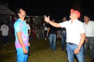 After the grand success of Sunil Shetty,actor Sunil Shetty,Pitch Blue's Corporate Cricket Bash,Pitch Blue's Corporate Cricket Bash pics,Pitch Blue's Corporate Cricket Bash images,Pitch Blue's Corporate Cricket Bash photos