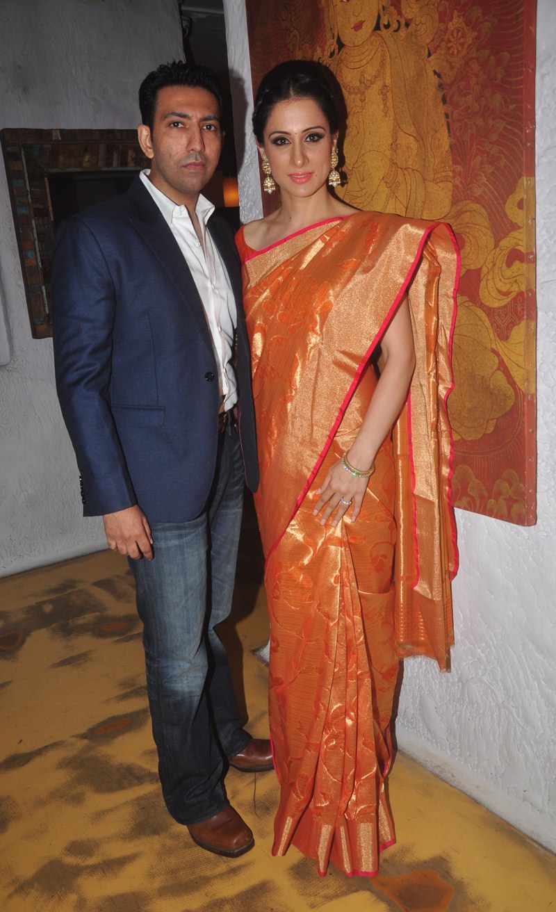 Bollywood Actress Sushmita Sen, Emraan Hashmi, Zayed Khan, Smita Thackeray, Aaditya Thackeray and others at the Rouble Nagi Art Foundation show by underprivileged kids at Olive Bar & Kitchen. Sushmita Sen,Emraan Hashmi,Zayed Khan,Rouble Nagi Art Foundation show by underprivileged kids at Olive Bar & Kitchen,Rouble Nagi Art Foundation show,Smita Thackeray,Aaditya Thackeray