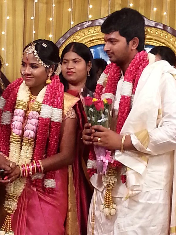 South Indian Actor Ilayathalapathy Vijay and Kamal Haasan at Ashwin and Shrea wedding. Ilayathalapathy Vijay,Vijay,Ilayathalapathy,Ilayathalapathy Vijay at Ashwin Shrea wedding,Vijay at Ashwin Shrea wedding,Ilayathalapathy Vijay at Ashwin Shrea marriage,Vijay at Ashwin Shrea marriage,Vijay latest pics,Vijay latest images,Vijay latest photos