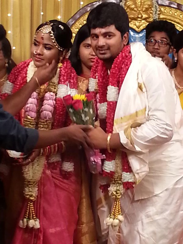 South Indian Actor Ilayathalapathy Vijay and Kamal Haasan at Ashwin and Shrea wedding. Ilayathalapathy Vijay,Vijay,Ilayathalapathy,Ilayathalapathy Vijay at Ashwin Shrea wedding,Vijay at Ashwin Shrea wedding,Ilayathalapathy Vijay at Ashwin Shrea marriage,Vijay at Ashwin Shrea marriage,Vijay latest pics,Vijay latest images,Vijay latest photos
