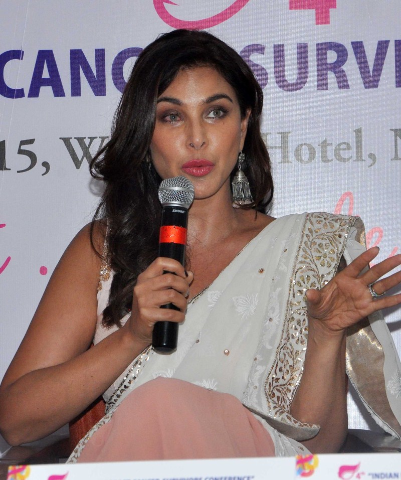 Malaika Arora Khan and Lisa Ray at the Indian Breast Cancer Survivors Conference to support Women's Cancer Initiative by Tata Memorial Hospital in Mumbai on Monday, 19 October 2015. Malaika Arora Khan,Lisa Ray,Indian Breast Cancer Survivors Conference,Breast Cancer,Women's Cancer,Tata Memorial Hospital,Malaika Arora Khan and Lisa Ray