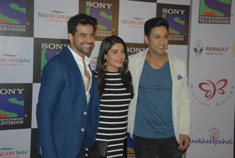 Lisa Ray, Ridheema Tiwari, Gunjan Utreja, Himmanshoo Malhotra, Pooja Gor, Tina Datta, Sahil Anand, Raman Handa with wife Divya, Tulsi Kumar, Meet brothers ( Manmeet and Harneet Singh), Pratyusha Banerjee, Rahul Raj Singh, Akhlaque Khan, Actor /writer Vinod Tharani, Ayushman Maheshwri, Roop Durgapal, Surbhi Tiwari, Vivek Mishra, Muskan Nancy James, Srman Jain, Karan Wahi, Ritvik Dhanjani, Aamir Ali, Sanjeeda Sheikh, Esha Gupta, Ritwick Dhanjani, Gurmeet Chowdhary and Debina Baneerjee, Kiku Sharda, Sugandha Mishra and others attend Medscapeindia Awards 2015. Esha Gupta,Lisa Ray,Medscapeindia Awards 2015,Medscapeindia Awards,Medscapeindia Awards 2015 pics,Medscapeindia Awards 2015 images,Medscapeindia Awards 2015 photos,Medscapeindia Awards 2015 pictures