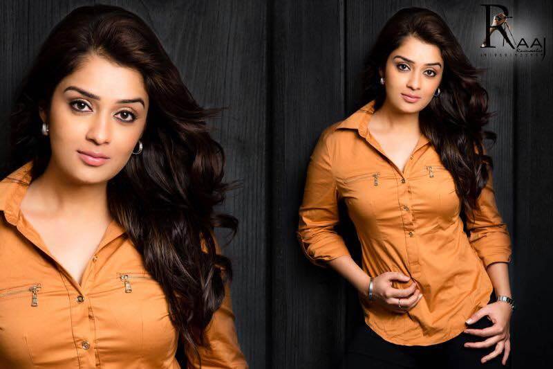 Nikita Thukral made her acting debut in Malayalam films opposite Fahadh Faasil in Fazil's 2002 film 'Kaiyethum Doorath' Nikita Thukral,kanal,nikita thukral in kanal,kaiyethum durath actress,nikita thukral latest photos