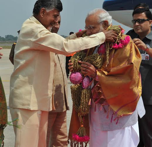 Prime Minister Narendra Modi laid the foundation stone of Andhra Pradesh's new capital Amaravati in Guntur district at a grand event today. Narendra Modi,Andhra Pradesh,Andhra Pradesh new capital Amaravati,Amaravati,Andhra Pradesh capital Amaravati,Guntur,Chandrababu Naidu