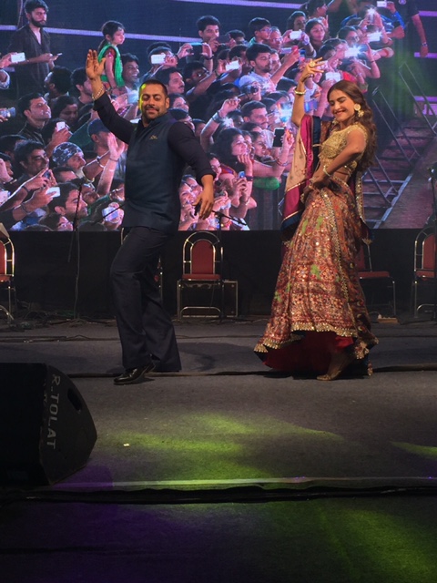 Salman Khan visited Ahmedabad to kick start the promotions of his upcoming movie Prem Ratan Dhan Payo. Salman Khan,actor Salman Khan,Prem Ratan Dhan Payo,Prem Ratan Dhan Payo promotion,Prem Ratan Dhan Payo movie promotion,Salman Khan promotes Prem Ratan Dhan Payo in Ahmedabad,Salman Khan in Ahmedabad,Salman playing Garba in Ahmedabad,Salman playing Garba