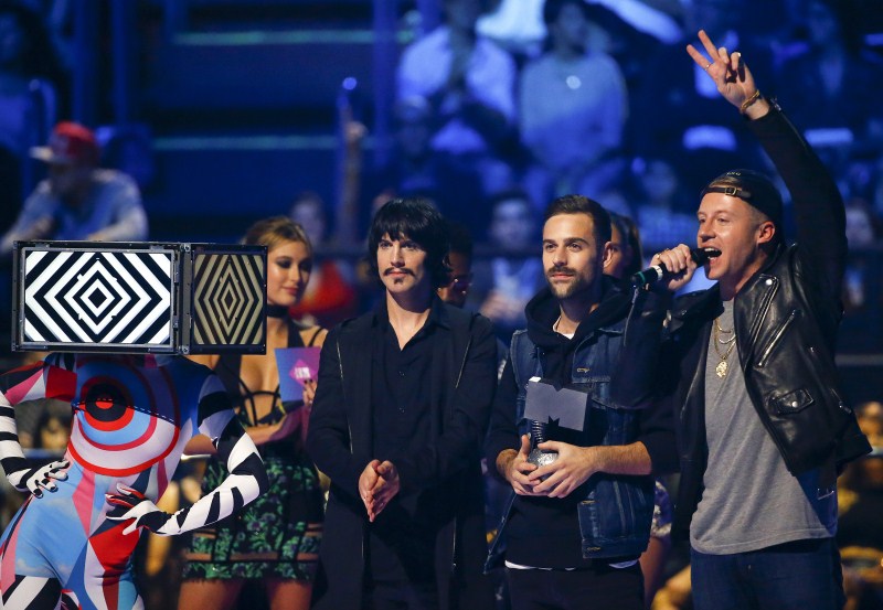 Highlights from the MTV EMA Awards. Canadian pop singer Justin Bieber made a triumphant return to the European stage at the MTV Europe Music Awards in Milan on Sunday, scooping five prizes at the major music event. MTV EMA Awards,MTV EMA Awards 2015,EMA Awards,EMA Awards 2015,Justin Bieber,Pharrell Williams,Tori Kelly,MTV EMA Awards pics,MTV EMA Awards images,MTV EMA Awards photos,MTV EMA Awards stills,MTV EMA Awards pictures