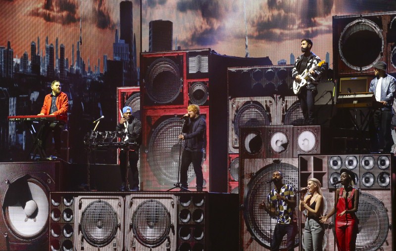 Highlights from the MTV EMA Awards. Canadian pop singer Justin Bieber made a triumphant return to the European stage at the MTV Europe Music Awards in Milan on Sunday, scooping five prizes at the major music event. MTV EMA Awards,MTV EMA Awards 2015,EMA Awards,EMA Awards 2015,Justin Bieber,Pharrell Williams,Tori Kelly,MTV EMA Awards pics,MTV EMA Awards images,MTV EMA Awards photos,MTV EMA Awards stills,MTV EMA Awards pictures