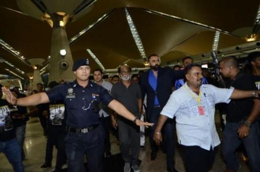 Kabali shoot in Malaysia: Rajinikanth has grand welcome at airport.