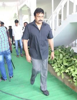 Chiranjeevi, Sai Kumar, Manchu Nirmala Devi, Surekha Konidela, Tammareddy Bharadwaja and many other celebs Pay Homage to Mada Venkateswara Rao.