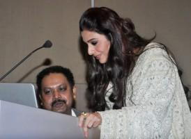 Tabu,actress tabu,Tabu launches Jewelsouk.com's E-Shubh Labh,Jewelsouk.com's E-Shubh Labh,E-Shubh Labh,Bollywood actress Tabu