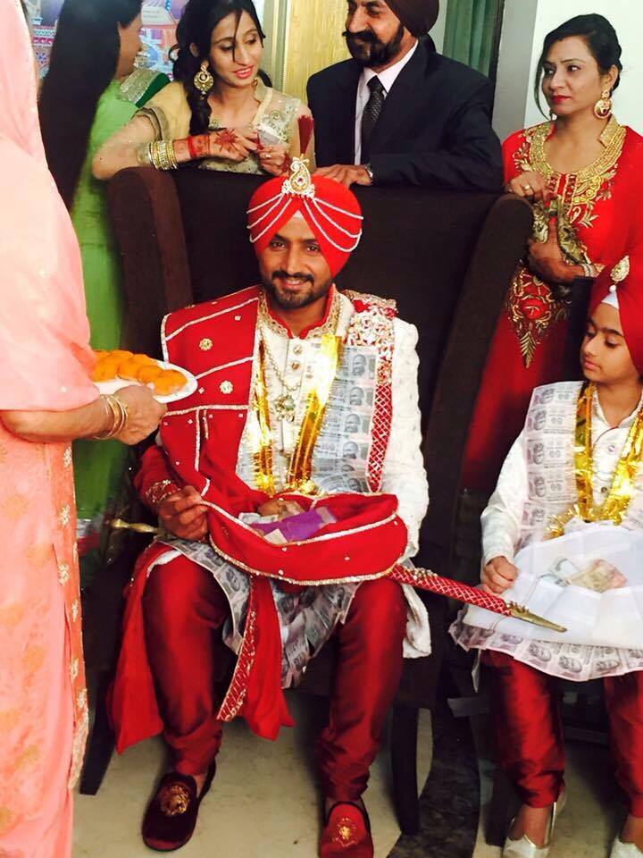 Indian off-spinner Harbhajan Singh and Bollywood actress Geeta Basra finally tied the knot on Thursday (29th October) in Jalandhar. Sachin Tendulkar and many others graced the event. Harbhajan Singh,Harbhajan Singh Wedding,Harbhajan Singh Wedding pictures,Harbhajan Singh marriage,Harbhajan Singh marriage pics,Harbhajan Singh and Geeta Basra,sachin