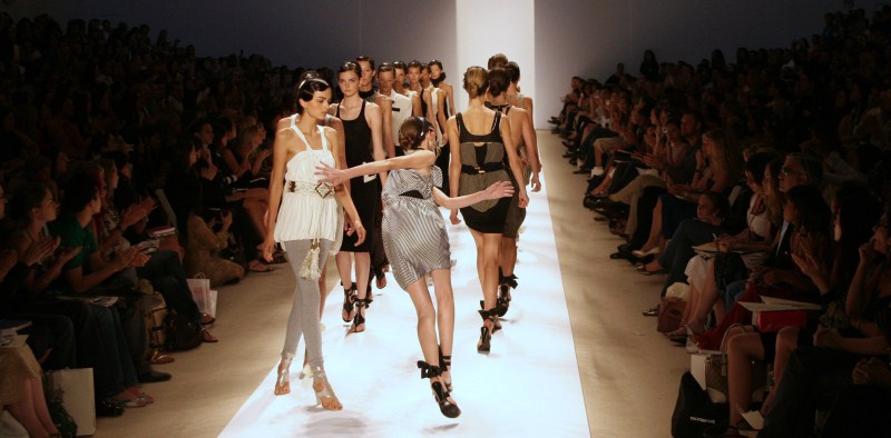 Here are some fashion models take a tumble on the runway. Models falls,When models fall,funny Models falls,models tumble,fashion models,ramp walk