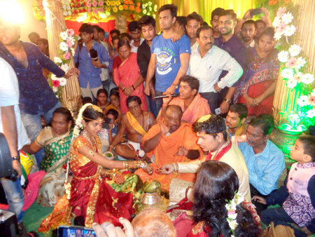 Singer Madhu Priya and Srikanth wedding event held at Sirpur Kagaznagar in Adilabad district on Friday, 30 October. Singer Madhu Priya,Madhu Priya,Madhu Priya and Srikanth,Singer Madhu Priya wedding,Singer Madhu Priya marriage,Madhu Priya wedding,Madhu Priya marriage,Singer Madhu Priya weds Srikanth,Madhu Priya Marriage Pictures,Madhu Priya Marriage pics,Madhu Priya Ma