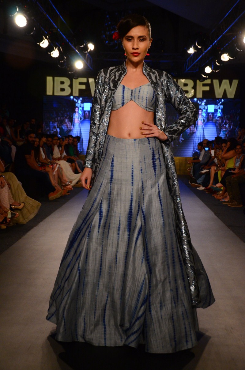 Mayyur R Girotra unveils a shimmery retro collection for destination brides at Gionee India Beach Fashion Week. Mayyur R Girotra,Bridal Wear,shimmery retro collection,Gionee India Beach Fashion Week,Beach Fashion Week,Fashion Week,Fashion Week 2015,Fashion
