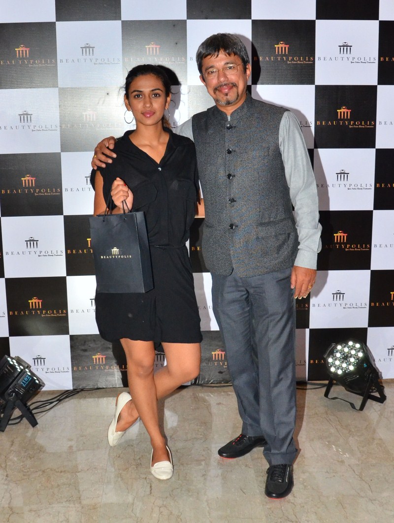 Director Divya Khosla Kumar unveiled Beautypolis, the online beauty destination at Levo Lounge, Andheri West. Celebs of the likes of Shibani Kashyap, Anees Bazmee, Shaleen Bhanot, Sumit Mittal, Aashish Rego, Allen John, Veteran Artist Pandhari Dada, Ashoke Pandit, Dilip Pithwa, Anil Wanvari with daughter Prerna Wanvari and many others were present at the event. Divya Khosla Kumar,Beauty Polis online beauty destination,online beauty destination,Shibani Kashyap,Anees Bazmee,Shaleen Bhanot,Sumit Mittal,Aashish Rego,Allen John,Veteran Artist Pandhari Dada