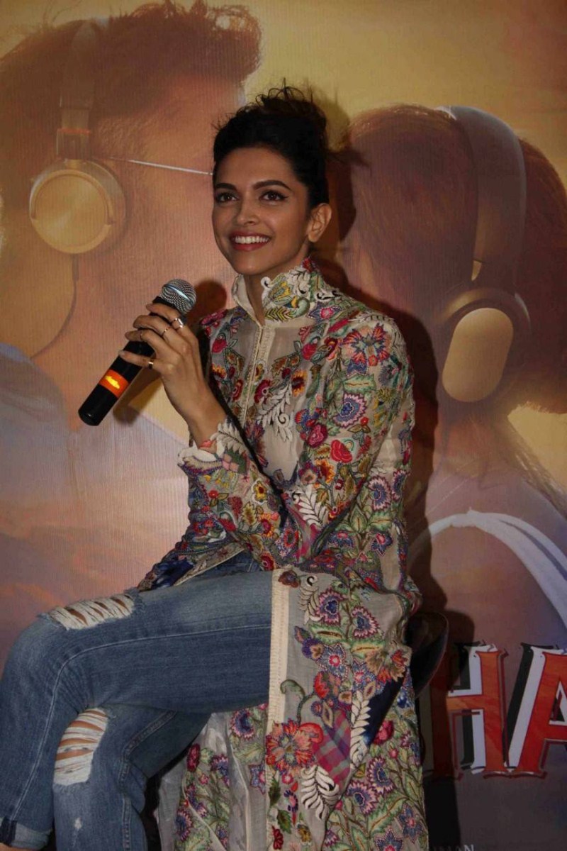 Bollywood actress Deepika Padukone at Tamasha music celebration event held at Suburban Restaurant. Deepika Padukone,Tamasha audio launch,Tamasha,Actress Deepika Padukone,Tamasha audio launch pics,Tamasha audio launch images,Tamasha audio launch photos,Tamasha audio launch stills,Tamasha audio launch pictures,Deepika Padukone at Tamasha audio launch pic