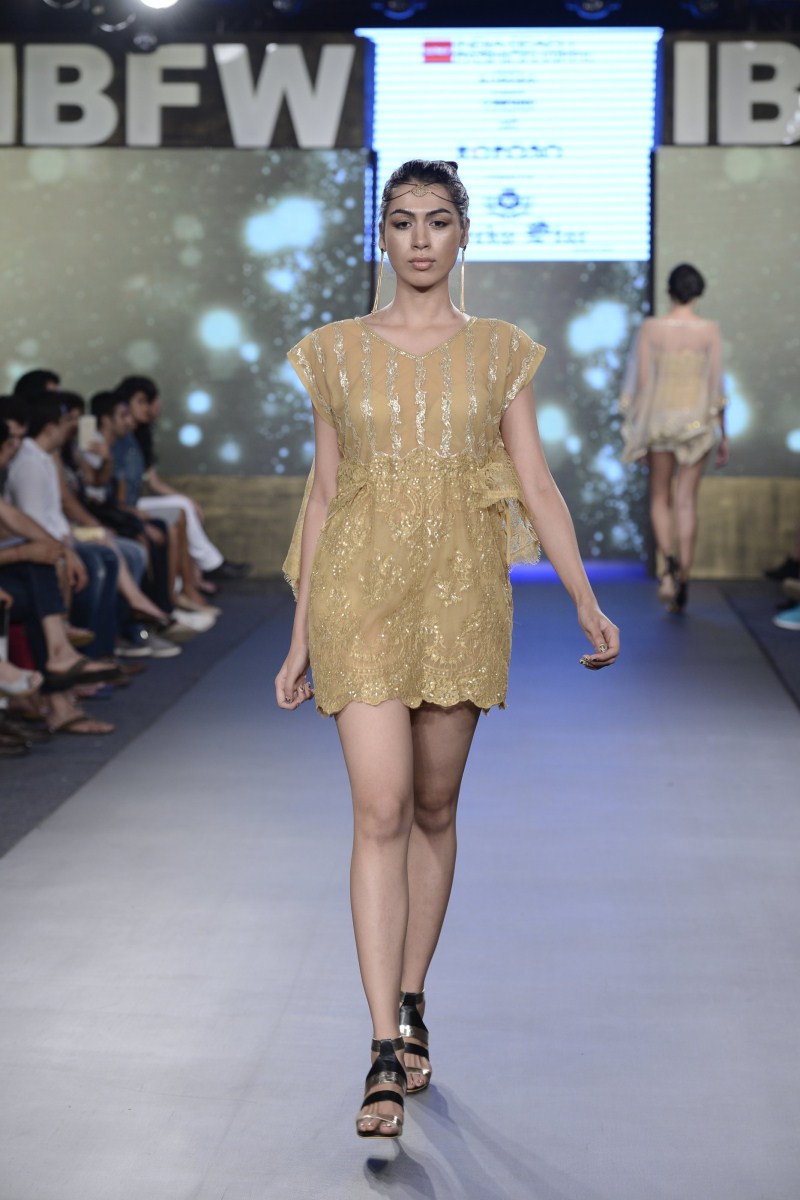 A magnificent showcase of resort wear presented by versatile designer Rocky Star was a fitting finale to a glamorous second day at the Gionee India Beach Fashion Week. GIBFW S2,GIBFW S2 Finale,Designer Roposo,Roposo,India Beach Fashion Week,India Beach Fashion Week 2015,IBFW,IBFW 2015,Gionee India Beach Fashion Week