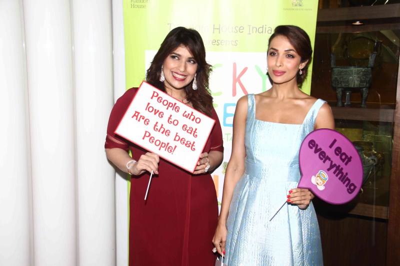Bollywood actress Malaika Arora Khan launches Rakhee Vaswanis first book 'Picky Eaters' in Mumbai on 4 November 2015. Malaika Arora Khan,actress Malaika Arora Khan,Malaika Arora Khan launches Rakhee Vaswani's book Picky Eaters,Rakhee Vaswani's book Picky Eaters,Picky Eaters,Rakhee Vaswanis
