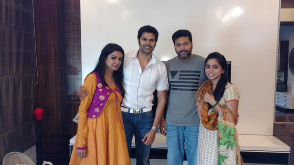 Tamil actor Ganesh Venkatraman and television anchor-cum-actress Nisha invites Kamal Haasan, Jayam Ravi, Sneha to his marriage. Ganesh Venkatraman,Ganesh Venkatraman marriage,Ganesh Venkatraman and Nisha,Ganesh Venkatraman and Nisha marriage,Kamal Haasan,Jayam Ravi,Sneha