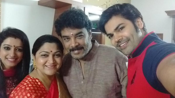 Tamil actor Ganesh Venkatraman and television anchor-cum-actress Nisha invites Kamal Haasan, Jayam Ravi, Sneha to his marriage. Ganesh Venkatraman,Ganesh Venkatraman marriage,Ganesh Venkatraman and Nisha,Ganesh Venkatraman and Nisha marriage,Kamal Haasan,Jayam Ravi,Sneha