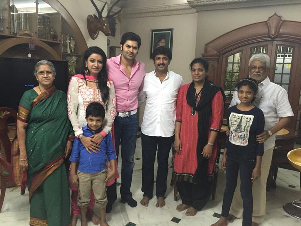 Tamil actor Ganesh Venkatraman and television anchor-cum-actress Nisha invites Kamal Haasan, Jayam Ravi, Sneha to his marriage. Ganesh Venkatraman,Ganesh Venkatraman marriage,Ganesh Venkatraman and Nisha,Ganesh Venkatraman and Nisha marriage,Kamal Haasan,Jayam Ravi,Sneha