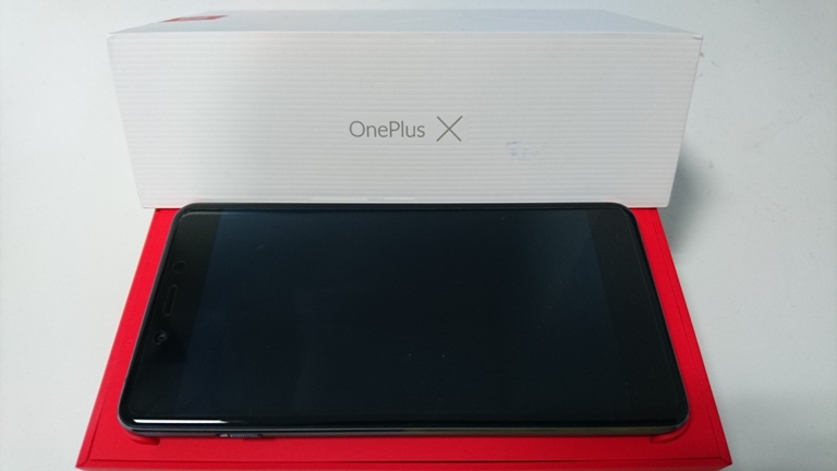 OnePlus X sale just went live on Amazon India for Rs. 16,999 for those who hold an invite to purchase the handset. Before you go ahead, here are a few photos of the OnePlus X Onyx to show you in and out of the impressive handset. OnePlus X photos,OnePlus X review,OnePlus X first look,OnePlus X real photos,OnePlus X first impressions,should u buy OnePlus X,how to buy OnePlus X,OnePlus X amazon india,OnePlus X sale live in india,OnePlus X images,OnePlus X onyx photos