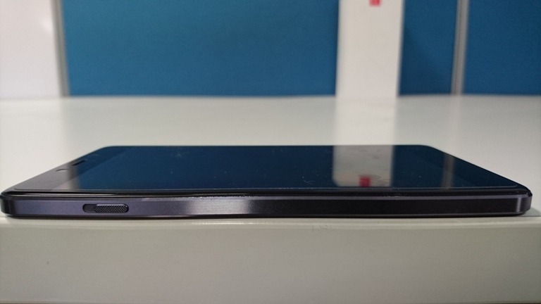 OnePlus X sale just went live on Amazon India for Rs. 16,999 for those who hold an invite to purchase the handset. Before you go ahead, here are a few photos of the OnePlus X Onyx to show you in and out of the impressive handset. OnePlus X photos,OnePlus X review,OnePlus X first look,OnePlus X real photos,OnePlus X first impressions,should u buy OnePlus X,how to buy OnePlus X,OnePlus X amazon india,OnePlus X sale live in india,OnePlus X images,OnePlus X onyx photos