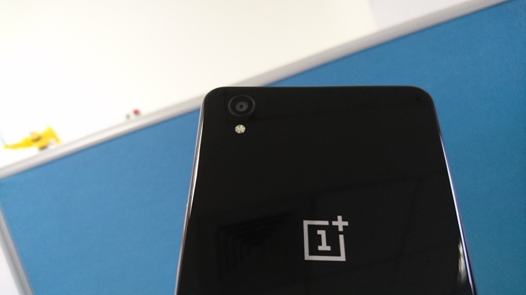 OnePlus X sale just went live on Amazon India for Rs. 16,999 for those who hold an invite to purchase the handset. Before you go ahead, here are a few photos of the OnePlus X Onyx to show you in and out of the impressive handset. OnePlus X photos,OnePlus X review,OnePlus X first look,OnePlus X real photos,OnePlus X first impressions,should u buy OnePlus X,how to buy OnePlus X,OnePlus X amazon india,OnePlus X sale live in india,OnePlus X images,OnePlus X onyx photos