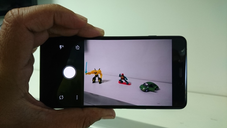 OnePlus X sale just went live on Amazon India for Rs. 16,999 for those who hold an invite to purchase the handset. Before you go ahead, here are a few photos of the OnePlus X Onyx to show you in and out of the impressive handset. OnePlus X photos,OnePlus X review,OnePlus X first look,OnePlus X real photos,OnePlus X first impressions,should u buy OnePlus X,how to buy OnePlus X,OnePlus X amazon india,OnePlus X sale live in india,OnePlus X images,OnePlus X onyx photos