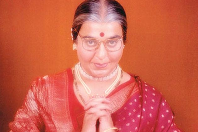 Kamal Hassan is the versatile actor in Indian film Industry. In his 60 long career Kamal Hassan has tried different getups in various movies. Let's have a look at Kamal Hassan's ten wackiest avatars in Indian Cinema. Happy Birthday Kamal Haasan,Kamal Haasan,Kamal Haasan birthday,Kamal Haasan 61st birthday,Kamal Haasan 10 mind-blowing avatars