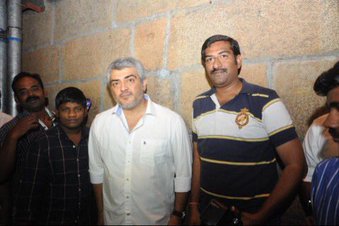 South Indian actor Ajith Kumar made a surprise visit to Tirupathi Balaji temple today early morning (7 November) ahead of the release of his film Ajith,Thala Ajith visits Tirupati,Ajith visits Tirupati,Vedalam,Thala Ajith,Vedalam success