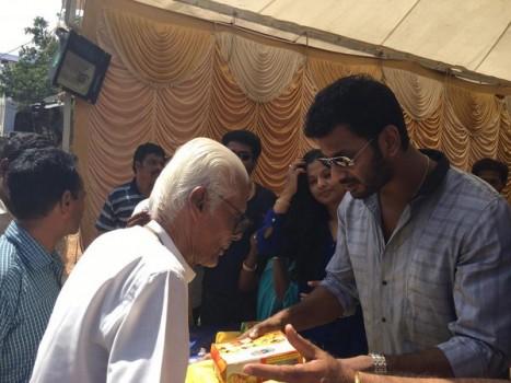 Nadigar Sangam Diwali gift distributed by Nassar, Vishal, Karthi and Ponvannan in Chennai.